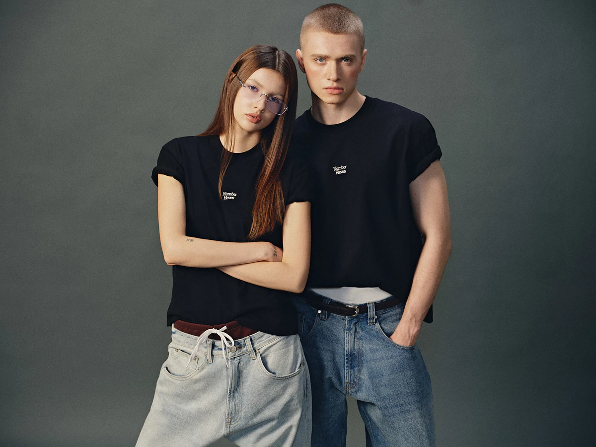 Eleven - Áo Thun Oversize Unisex In Number Eleven Dọc | Màu Đen