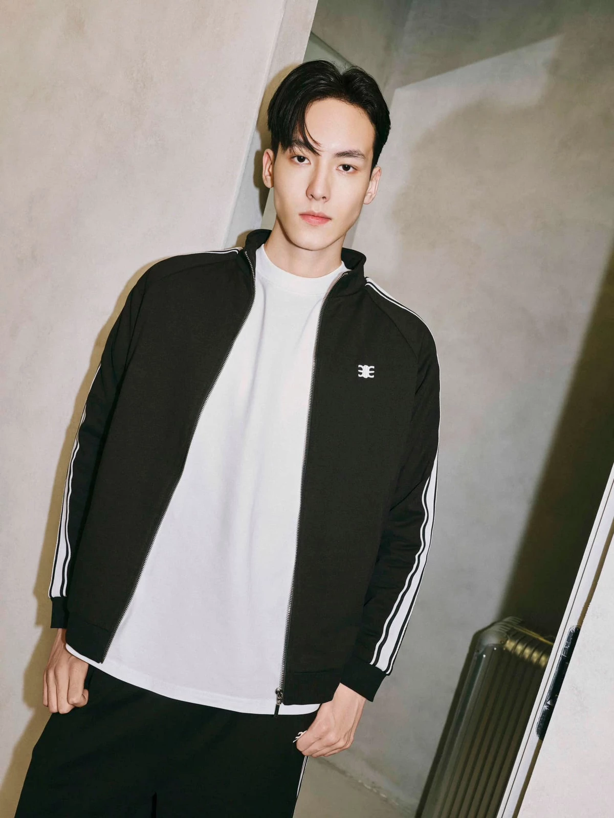 Eleven - Áo Khoác Unisex Nam Nữ Thun Có Dây Kéo Thêu Mono | Màu Đen