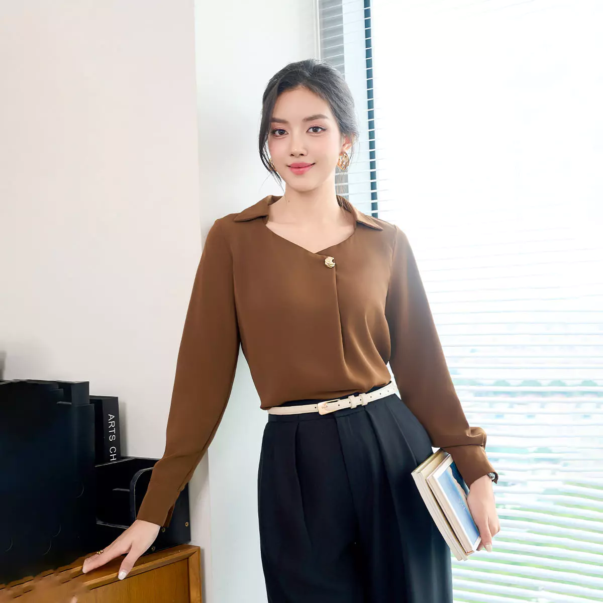 Áo Kiểu Nữ GUMAC Form Suông Tay Dài Măng Set Cổ Vuông Lá Cổ Sơ Mi Lụa Ý Mềm Tiểu Thư AF07028