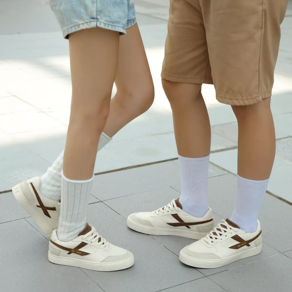 Giày Da Sneaker Nam Nữ DC39 CARAMEL DINCOX Shoes Đế Bằng - Microfiber Leather