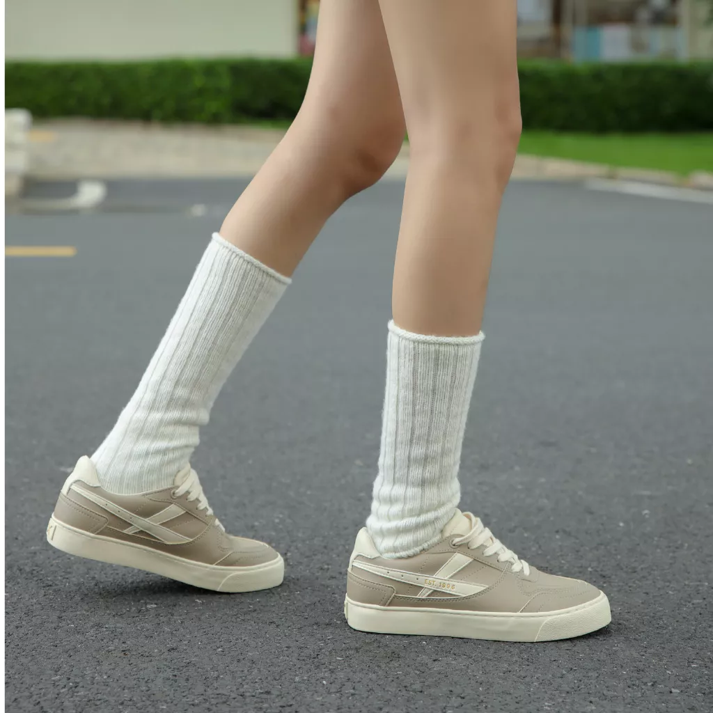 Giày Da Sneaker Nữ DC39 Light Cappuccino DINCOX Shoes Đế Bằng - Microfiber Leather