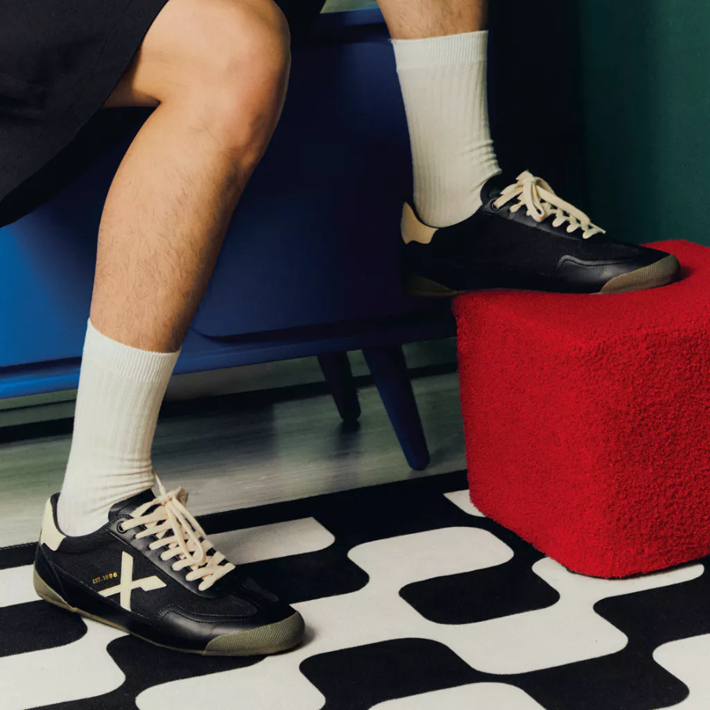 Giày Nam Sneaker Dincox DC47 BLACK/BEIGE Micro Suede Kết Hợp Canvas Shoes Đế Bằng, Bền Và Nhẹ Hơn