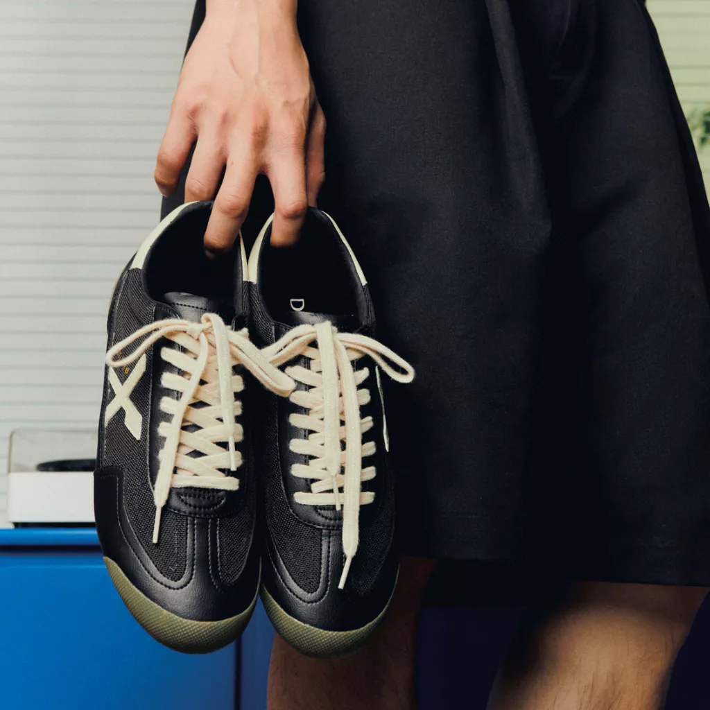 Giày Nam Sneaker Dincox DC47 BLACK/BEIGE Micro Suede Kết Hợp Canvas Shoes Đế Bằng, Bền Và Nhẹ Hơn