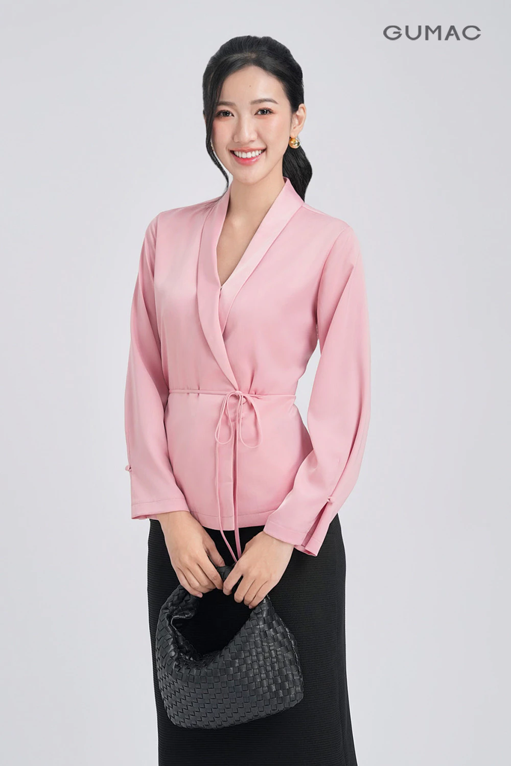 Áo Sơ Mi Nữ GUMAC Chất Lụa Kiểu Đắp Chéo Tay Dài Thắt Eo Form Suông Thời Trang AE07066