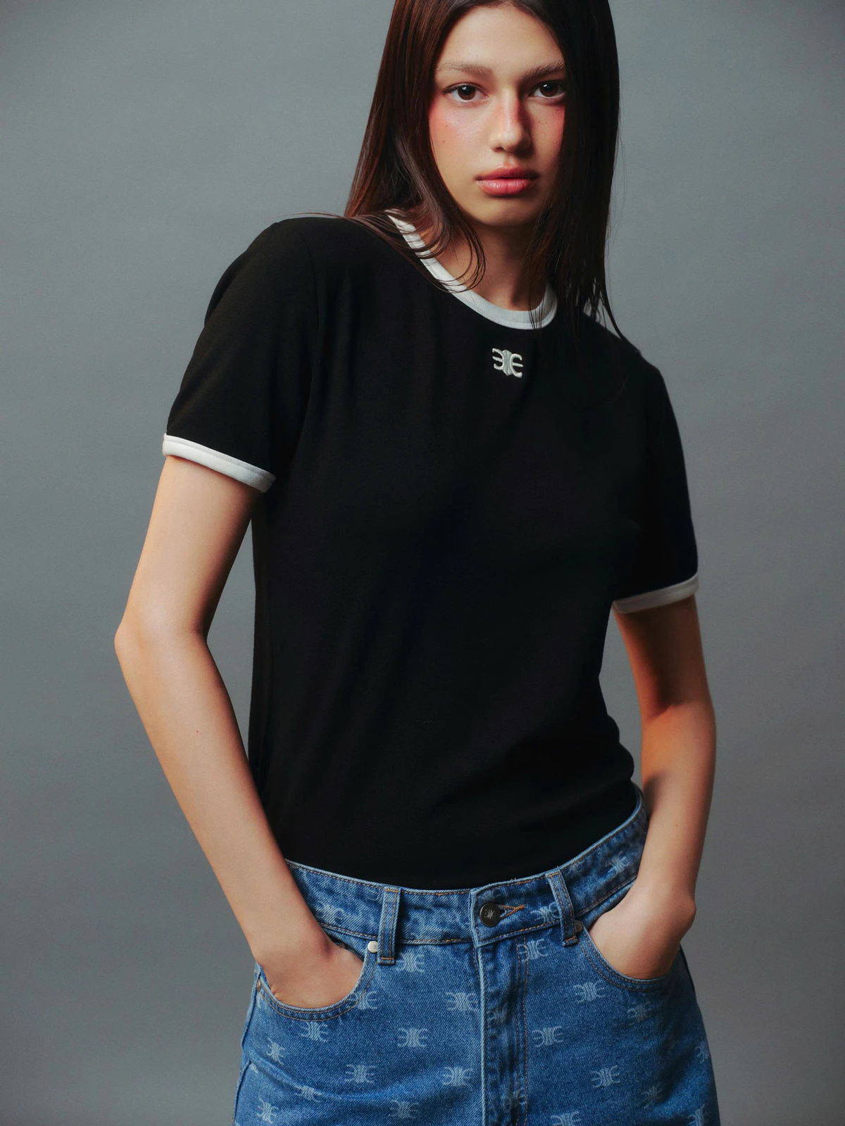 Eleven - Áo Thun Unisex Viền Tương Phản Thêu Mono | Màu Đen Viền Trắng
