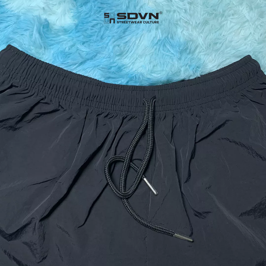 Quần Đùi Nam Nữ Vải Dù Active Short SDVN - Form Cải Tiến Ống Dài Rộng, Lưng Thun Co Giãn Thoải Mái