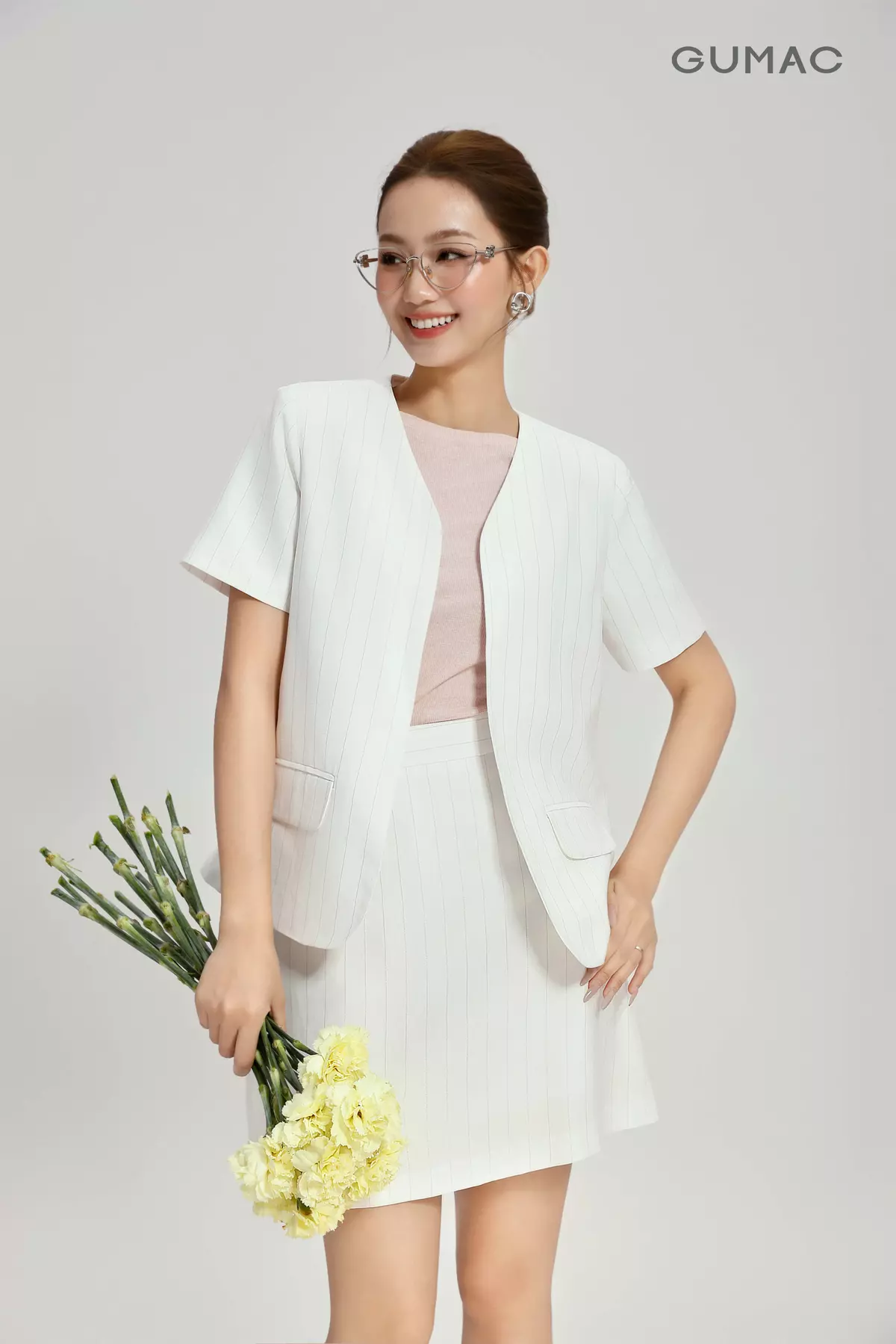 Set Lẻ Công Sở GUMAC Áo Khoác Blazer 2 Lớp OWG04096 - Chân Váy Chữ A Dáng Ngắn 2 Lớp Vải Bố Cao Cấp VG04089