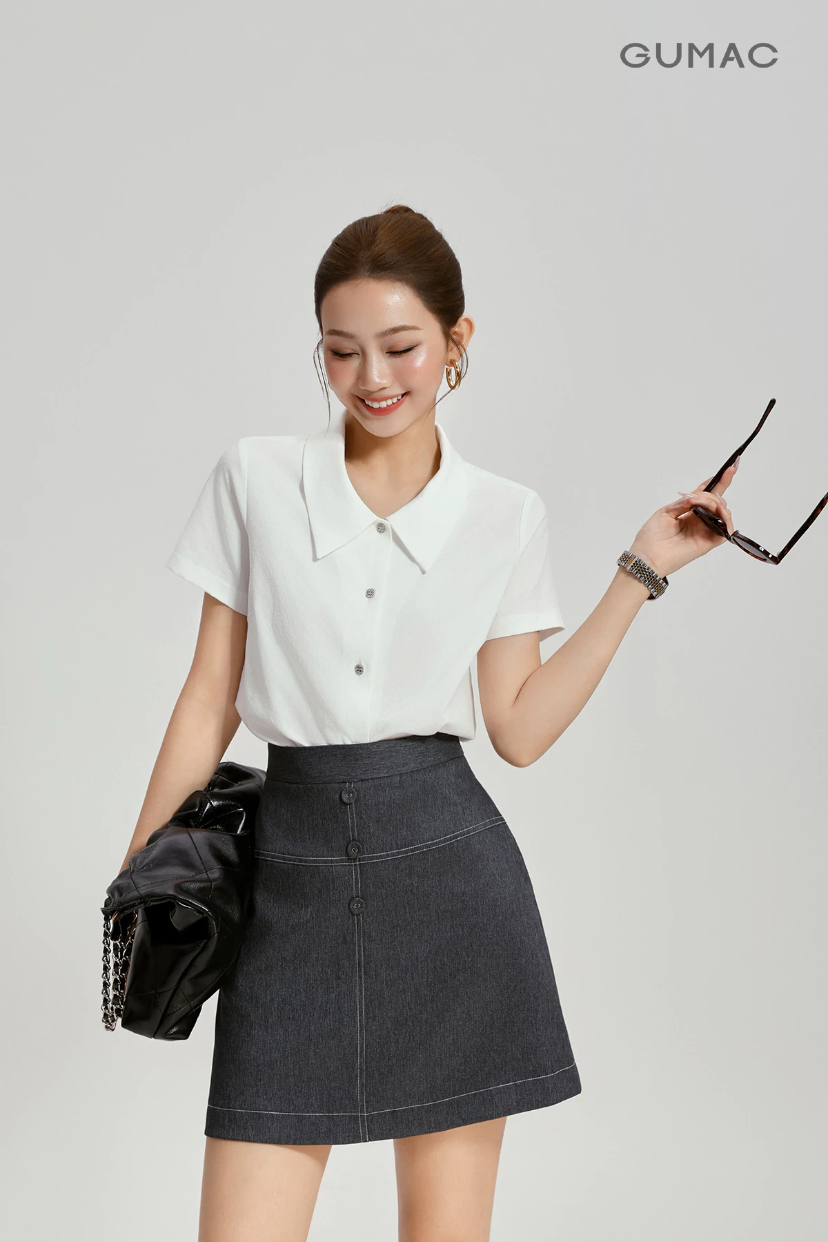 Áo Sơ Mi Nữ Form Lửng GUMAC Áo Cổ Lá Nhọn Cài Nút Kim Loại Thanh Lịch Công Sở AG04100
