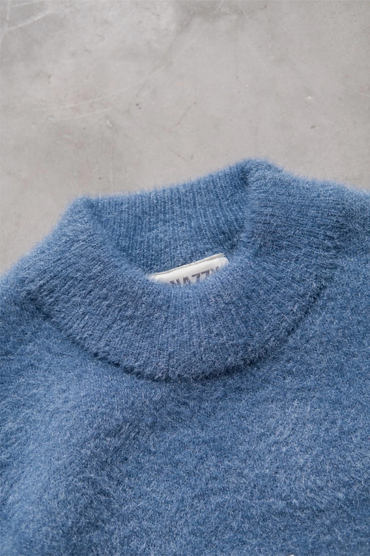 Áo Sweater Boxy SNAZZY Unisex Chất Liệu Sợi Len Chính Hãng - VIVRE POUR L'AMOUR