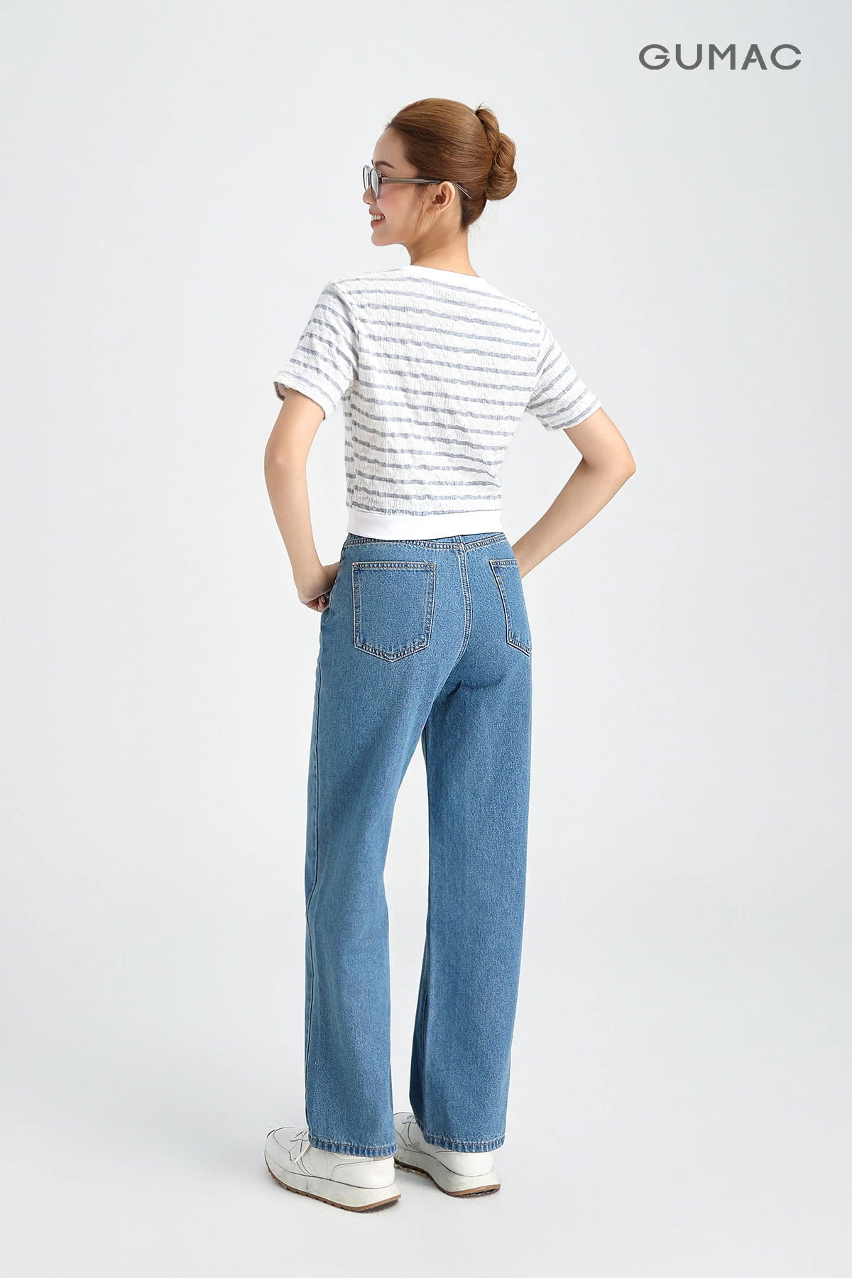 Quần Jeans Nữ Dáng Suông Vừa GUMAC Màu Xanh Đậm Tôn Dáng Chất Jeans Mềm Đứng Form LQJE1109
