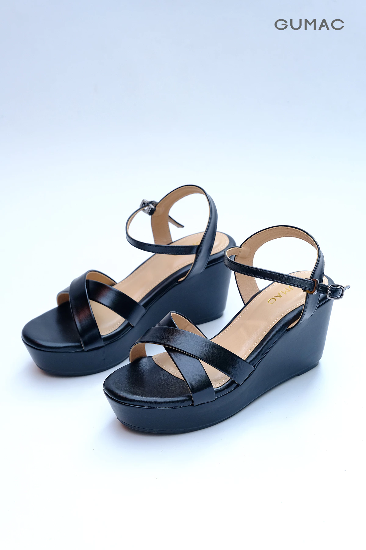 Giày Sandal Nữ GUMAC Quai Chéo Đế Xuồng Cài Khóa Êm Chân GG04091