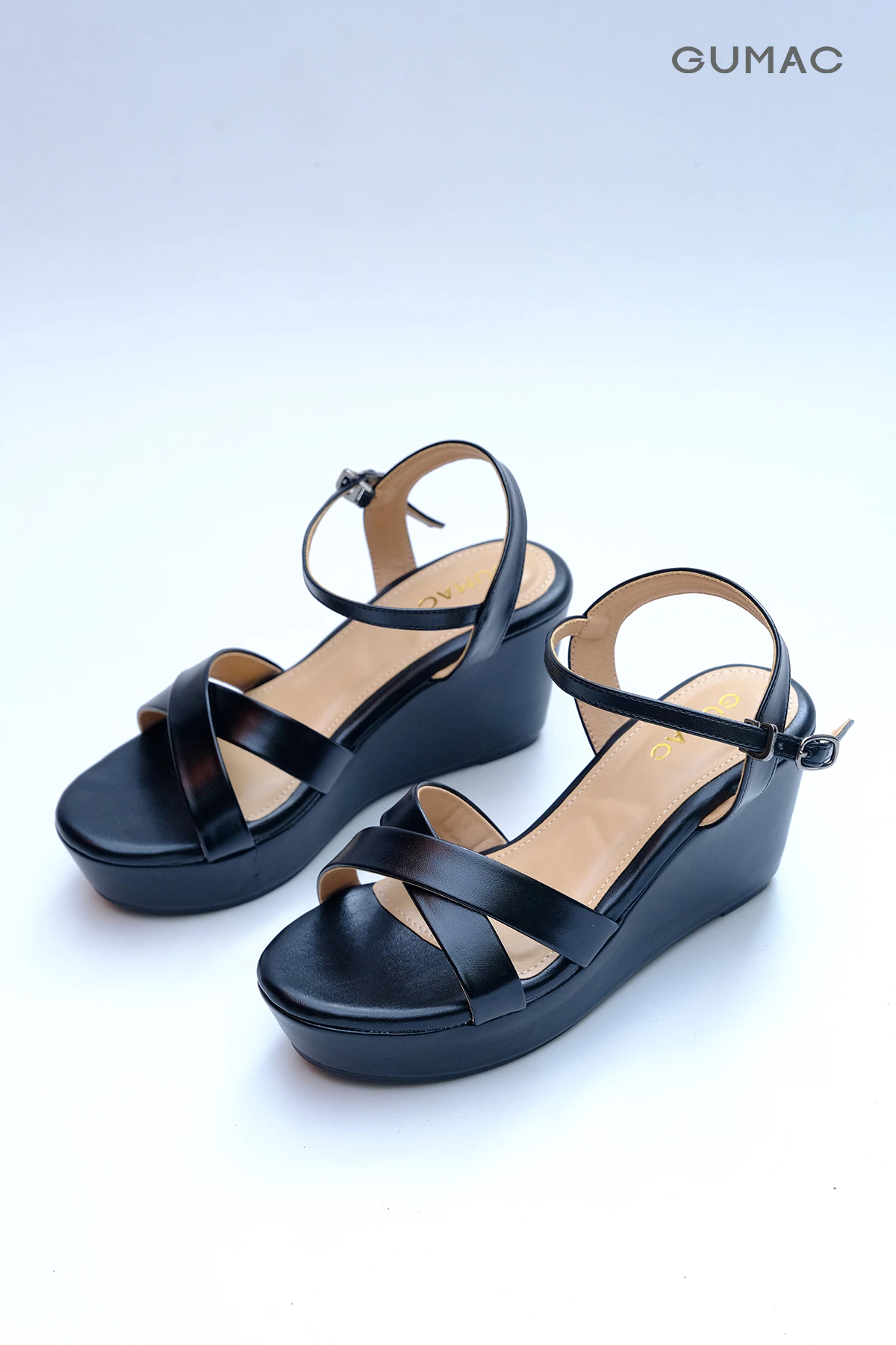 Giày Sandal Nữ GUMAC Quai Chéo Đế Xuồng Cài Khóa Êm Chân GG04091