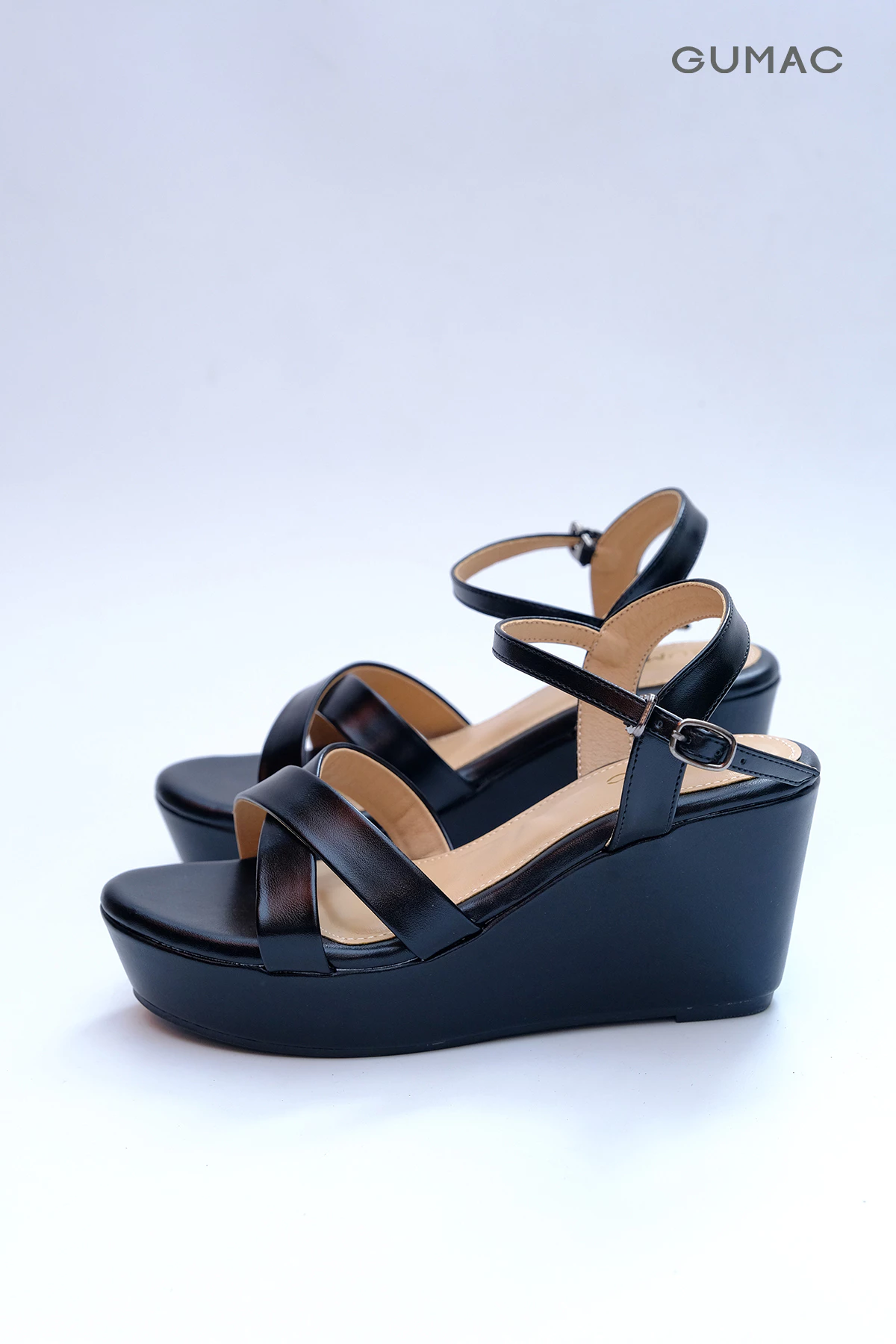 Giày Sandal Nữ GUMAC Quai Chéo Đế Xuồng Cài Khóa Êm Chân GG04091