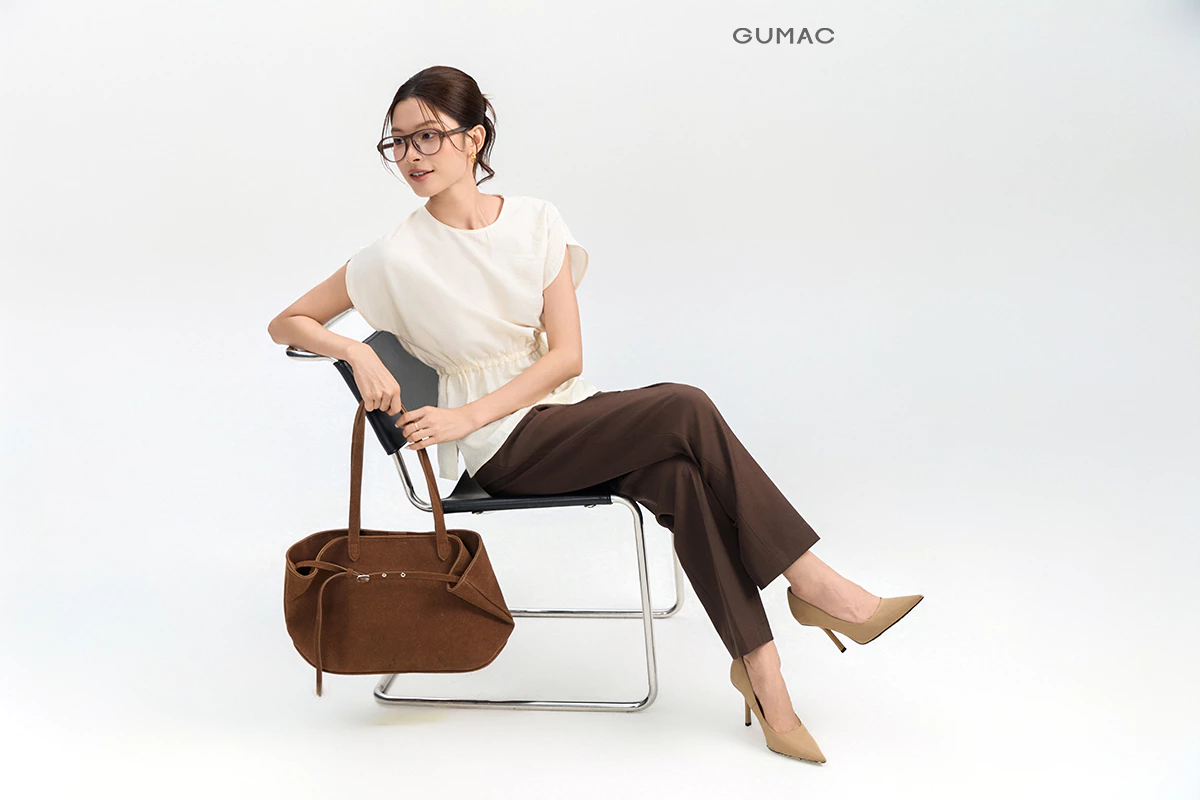 Quần Tây Nữ GUMAC Form Ống Đứng Ly Eo Nút Gỗ Poly Chéo Thanh Lịch QG05026