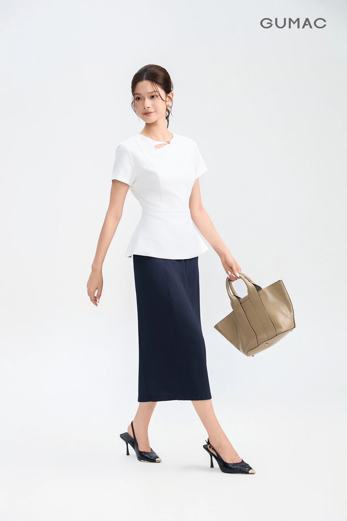 Áo Kiểu Nữ GUMAC Peplum Cut Out Cổ Đính Nút Kim Loại Thanh Lịch AG05029