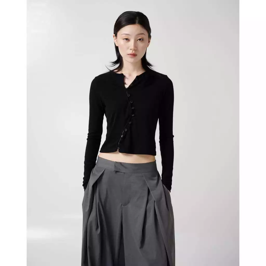 Áo Len Mỏng Dáng Ôm Nút Cong 67PERCENT/67% - CURVED BUTTON KNIT
