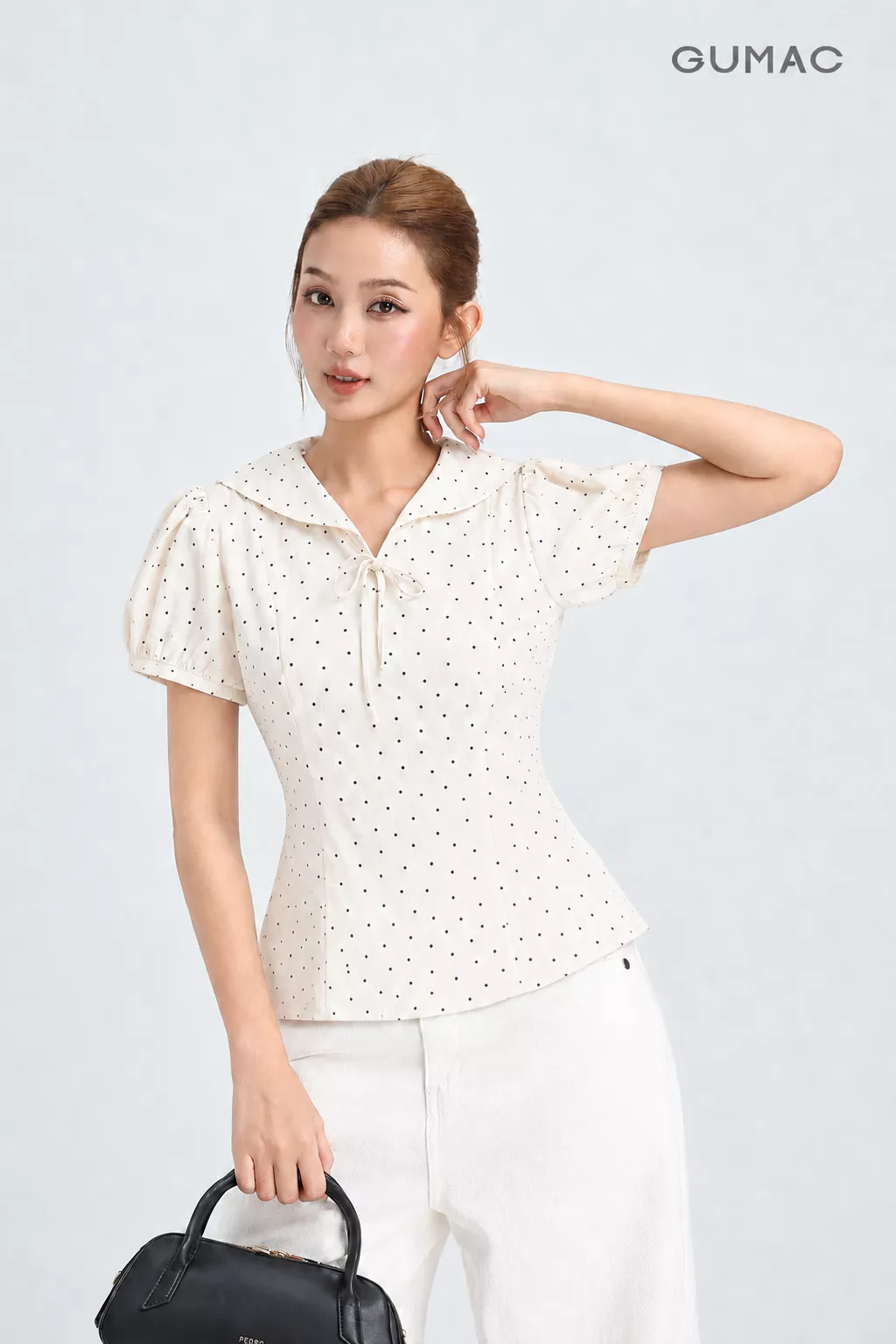 Áo Peplum Nữ Gmorning - GUMAC Tay Phồng Cổ Thủy Thủ Đính Nơ Nữ Tính Hiện Đại YAG06042