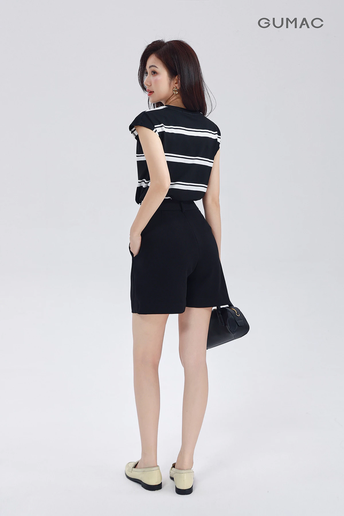 Áo Thun Nữ GUMAC Form Suông Tay Liền Cánh Dơi Kẻ Sọc Thun Co Giãn Trendy LATG0409