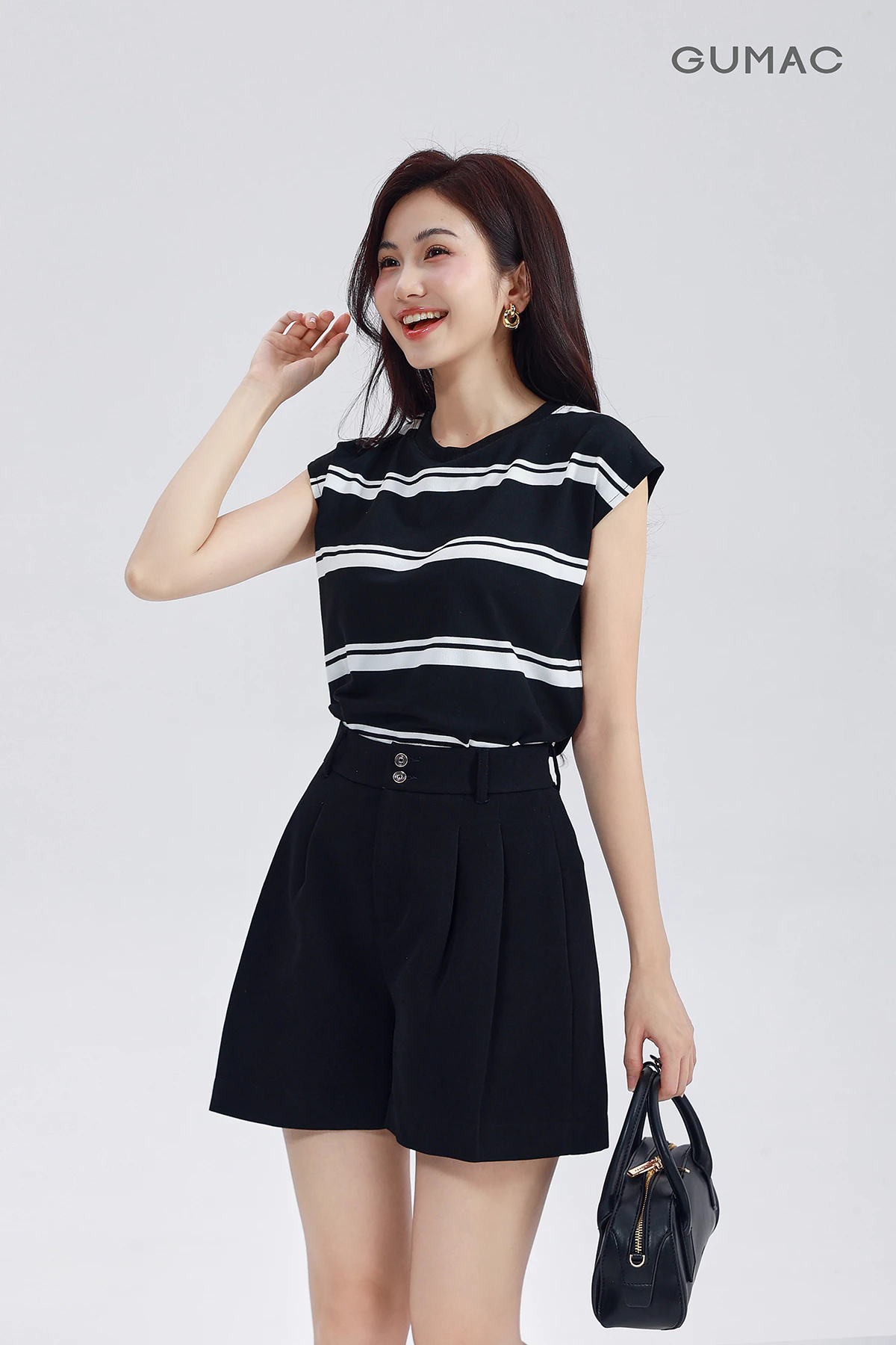 Quần Short Nữ GUMAC Form Suông Lưng Cao Cạp Cao Xếp Ly Nút Đôi Chất Tuyết Mưa Đứng Form Thoải Mái LSHG0408
