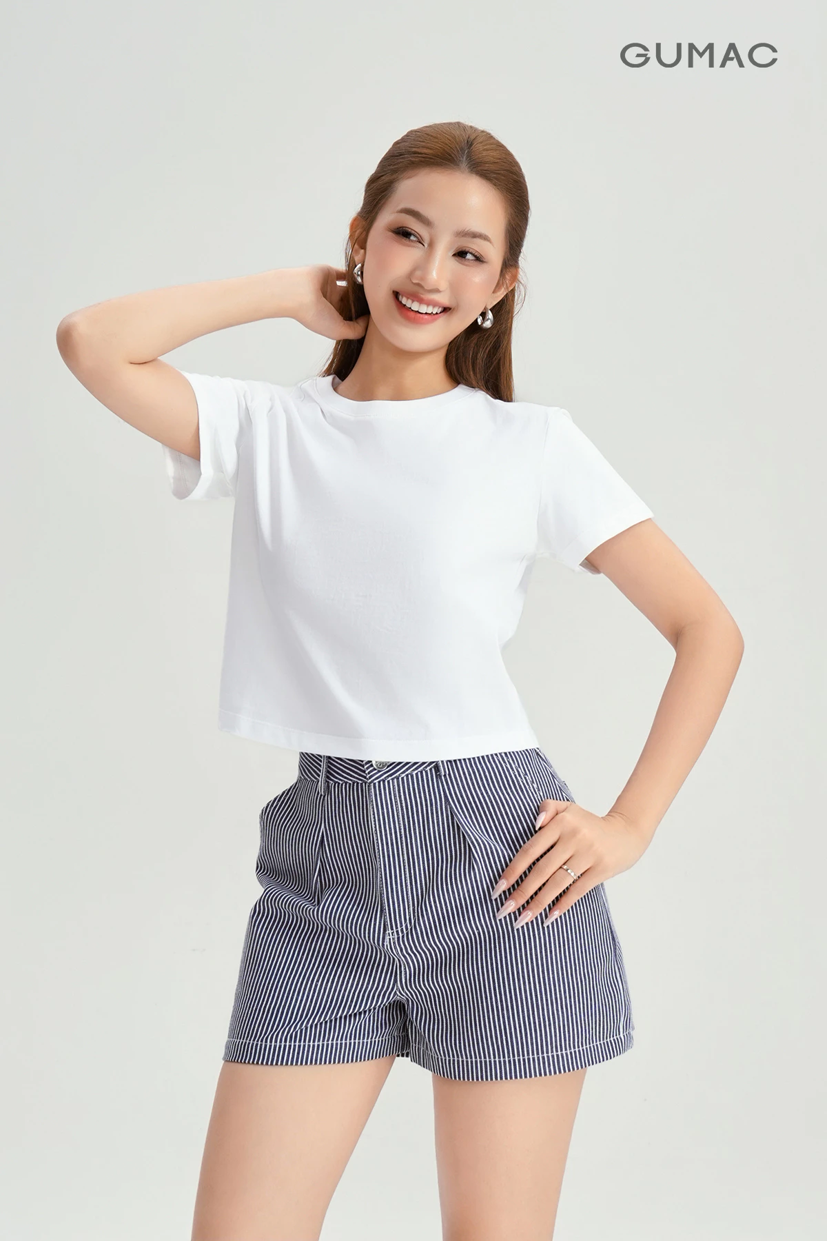 Quần short form A Gmorning - GUMAC chất liệu sọc denim ống rộng túi hàm ếch YSHG07015