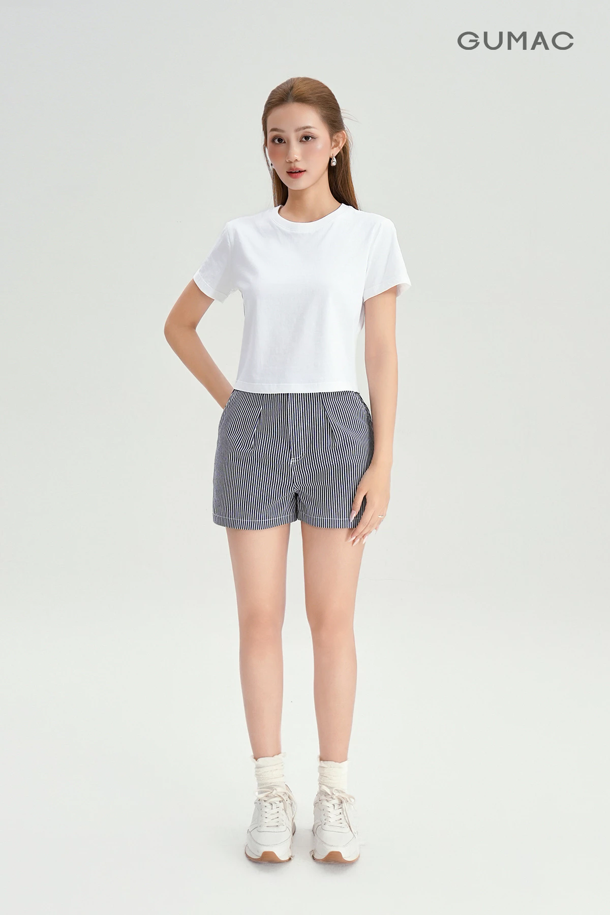 Quần short form A Gmorning - GUMAC chất liệu sọc denim ống rộng túi hàm ếch YSHG07015