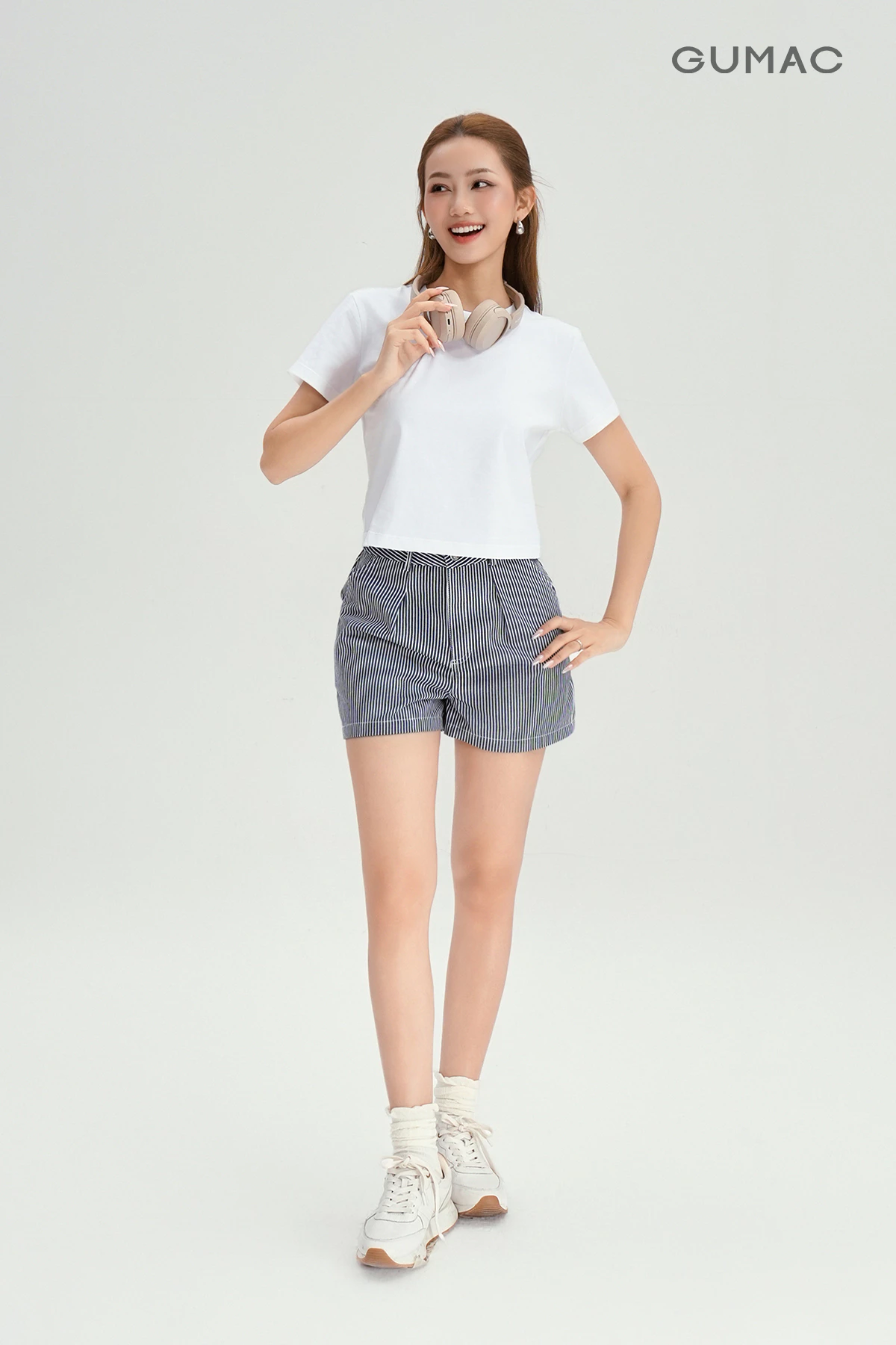 Quần short form A Gmorning - GUMAC chất liệu sọc denim ống rộng túi hàm ếch YSHG07015