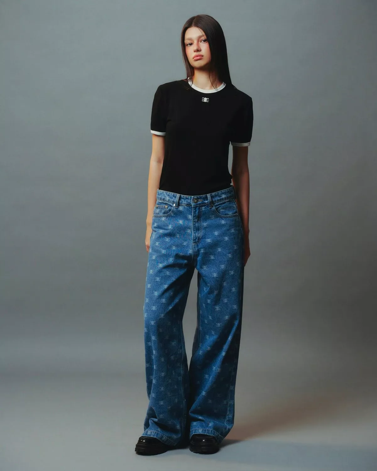 Eleven - Áo Thun Unisex Viền Tương Phản Thêu Mono | Màu Đen Viền Trắng