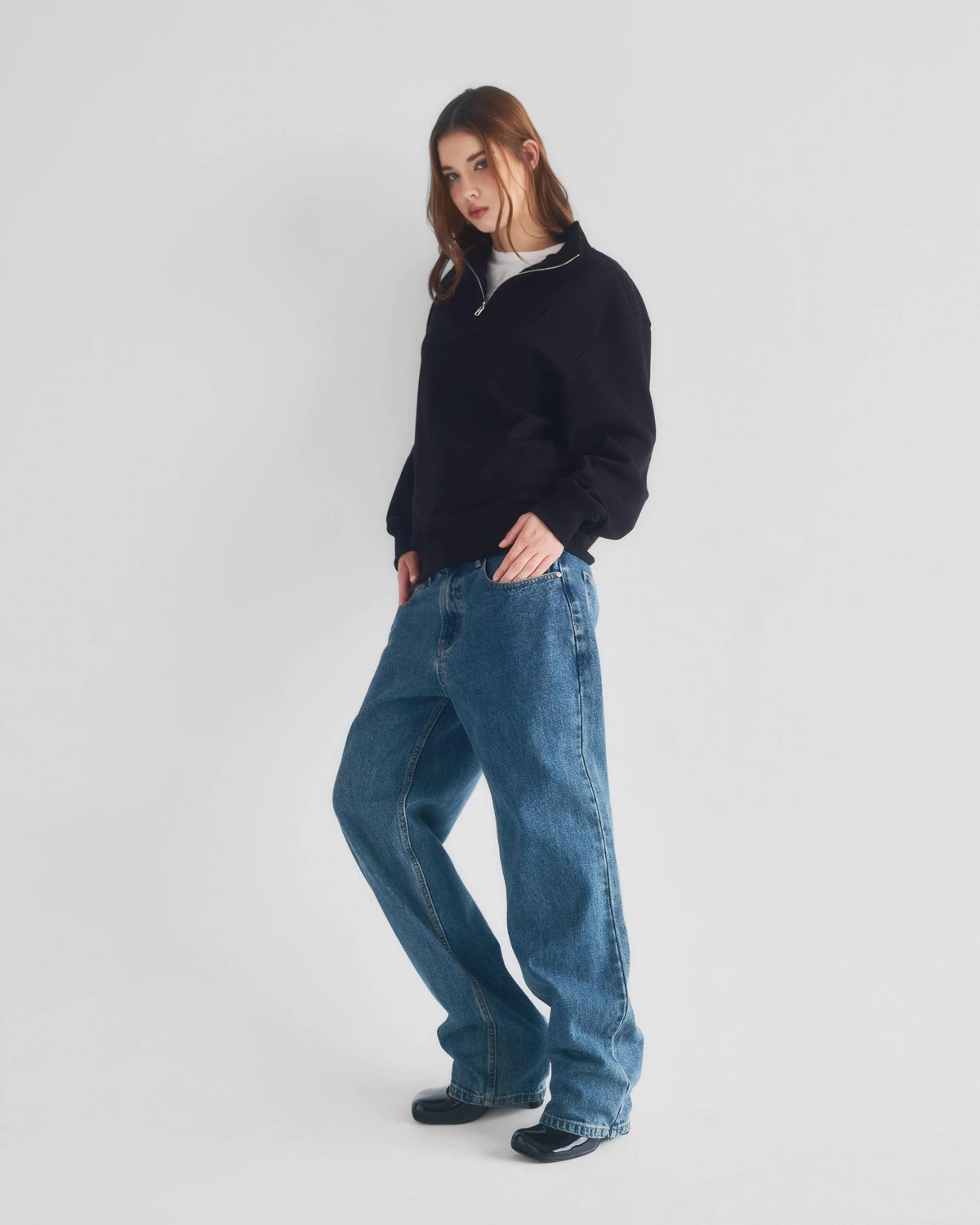 Eleven - Áo Nỉ Unisex Nam Nữ Cổ Khóa Kéo Thêu Mono | Màu Đen