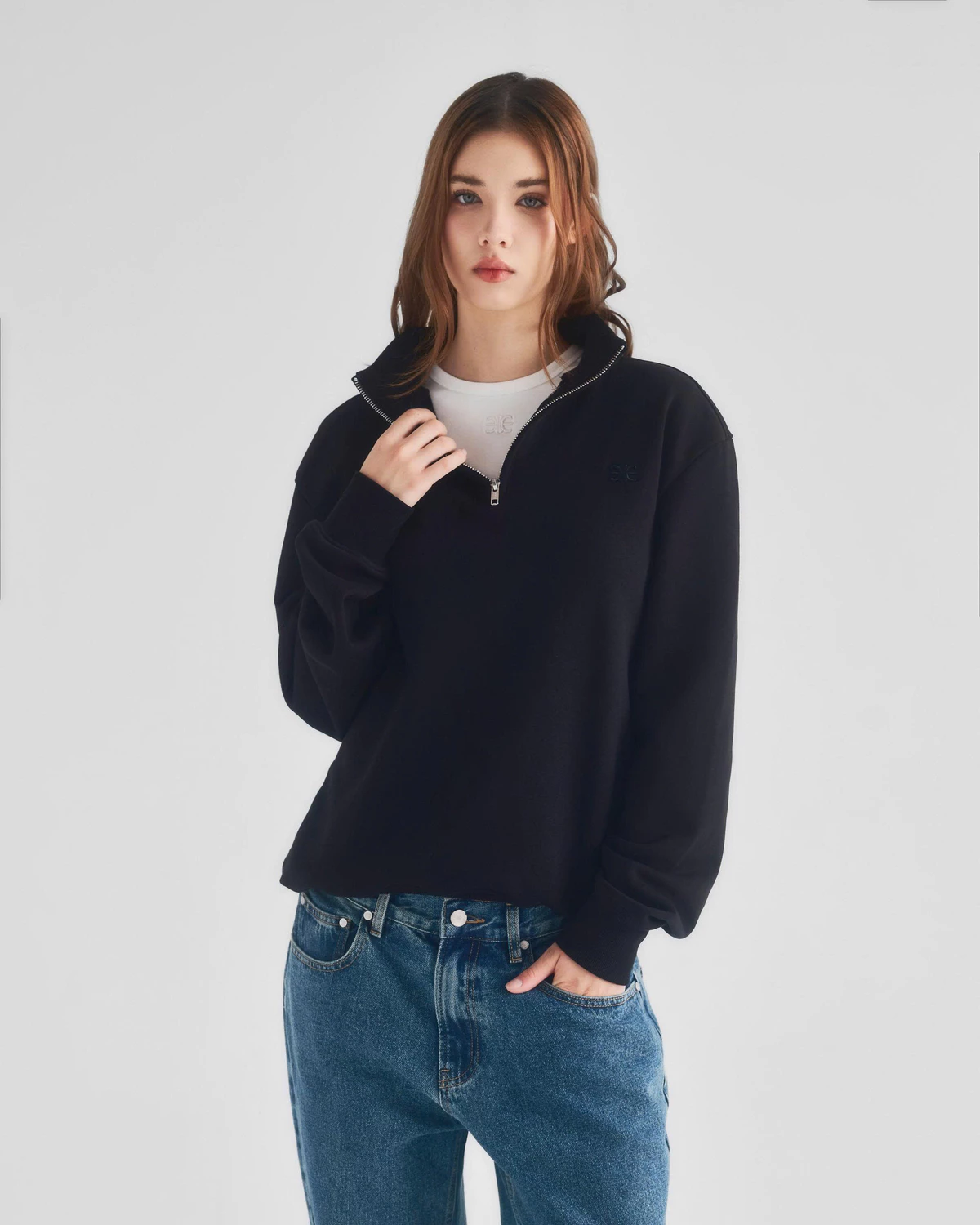 Eleven - Áo Nỉ Unisex Nam Nữ Cổ Khóa Kéo Thêu Mono | Màu Đen