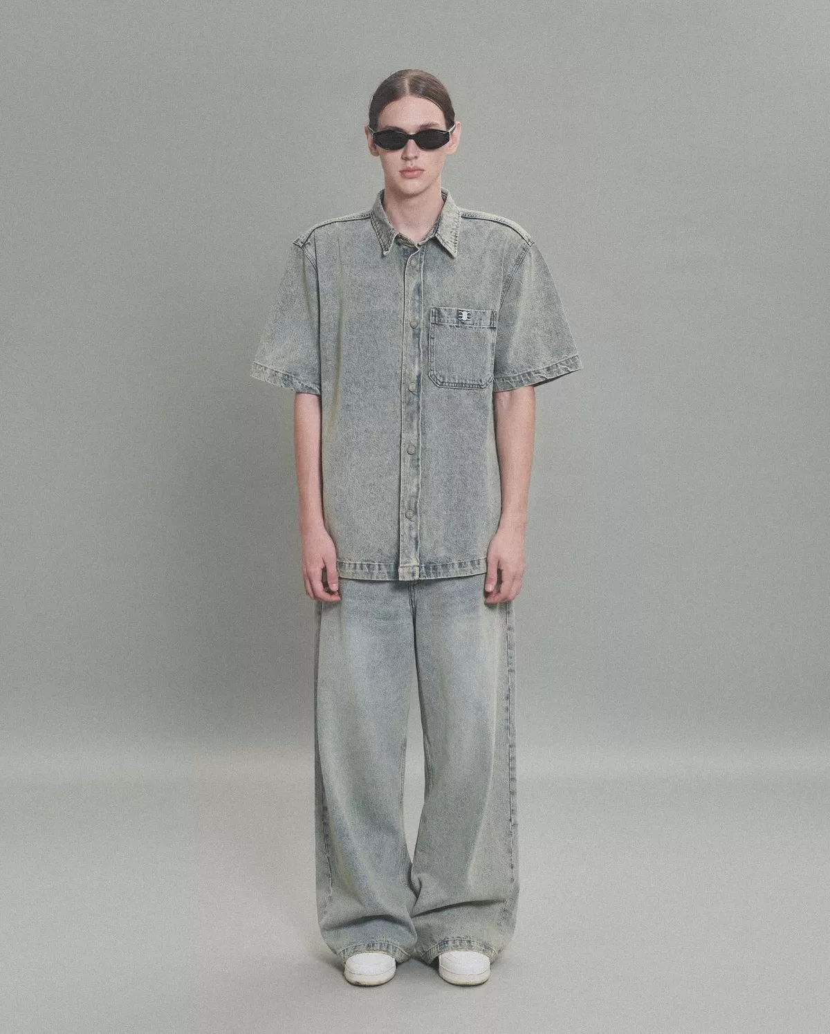 Eleven - Áo Sơ Mi Khoác Jeans Thêu Túi Mono | Màu Xanh Nhạt