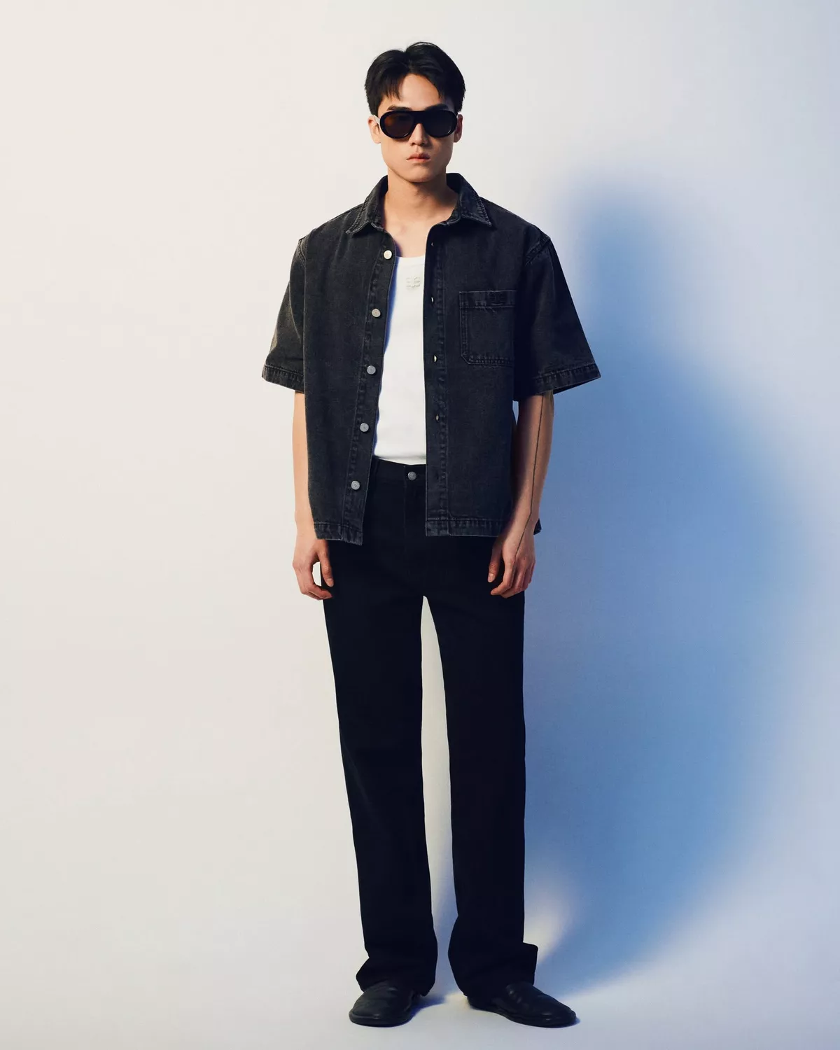 Eleven - Áo Sơ Mi Denim Unisex Nam Nữ Khoá Gài Tay Ngắn | Màu Xám Đen