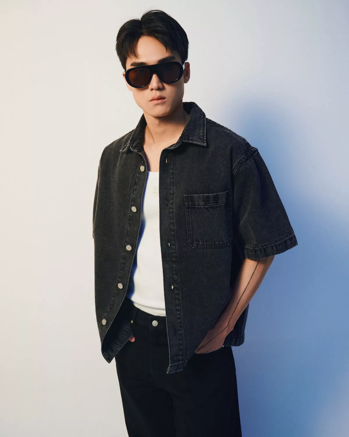Eleven - Áo Sơ Mi Denim Unisex Nam Nữ Khoá Gài Tay Ngắn | Màu Xám Đen