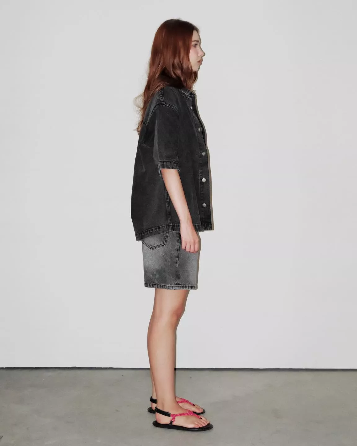 Eleven - Áo Sơ Mi Denim Unisex Nam Nữ Khoá Gài Tay Ngắn | Màu Xám Đen
