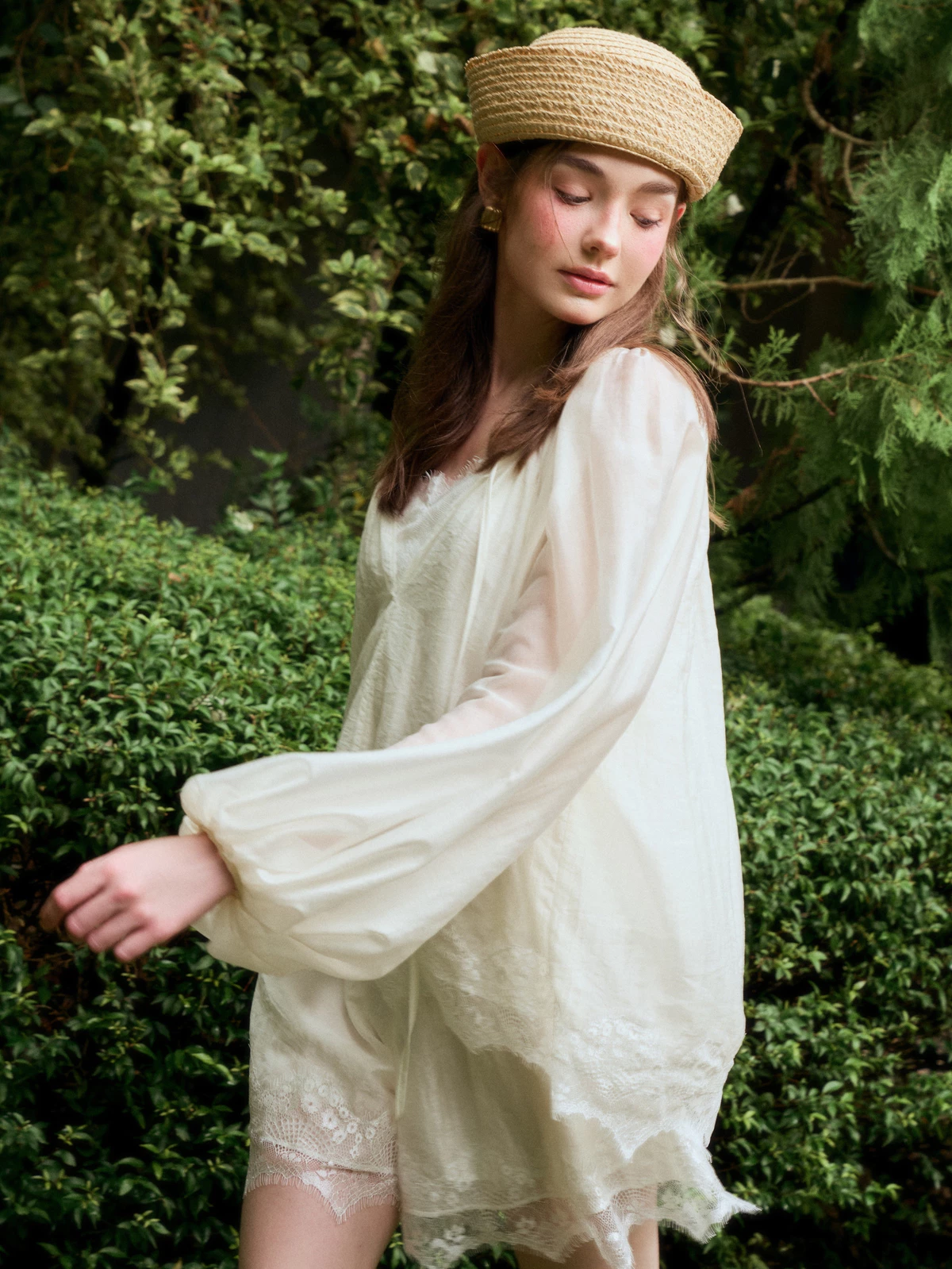 Nosbyn - Set Chân Váy & Áo Voan Phối Ren - White Veil Set
