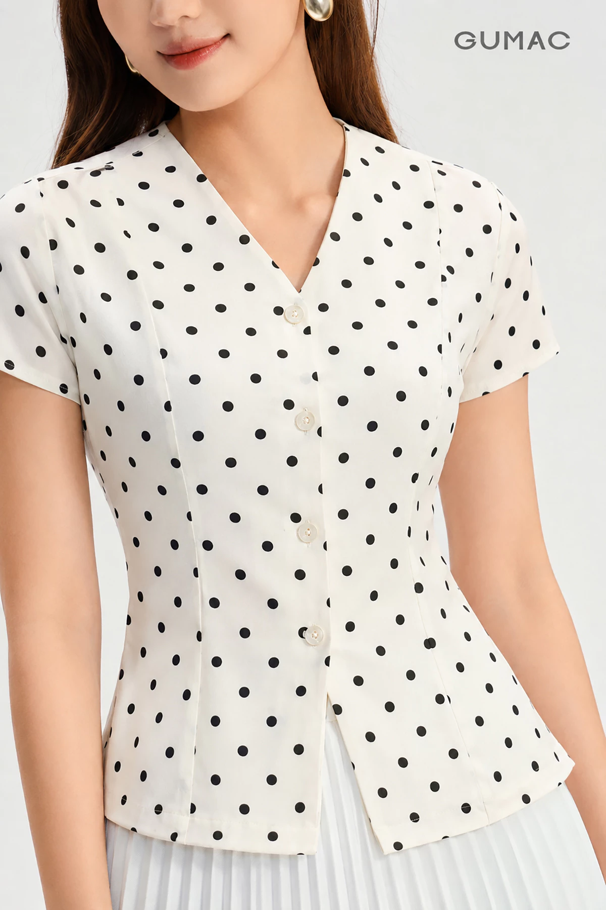 Áo Peplum Nữ GUMAC Áo Kiểu Cổ V Chấm Bi Xòe Nhẹ Tôn Eo Thanh Lịch Tôn Dáng LAG06044