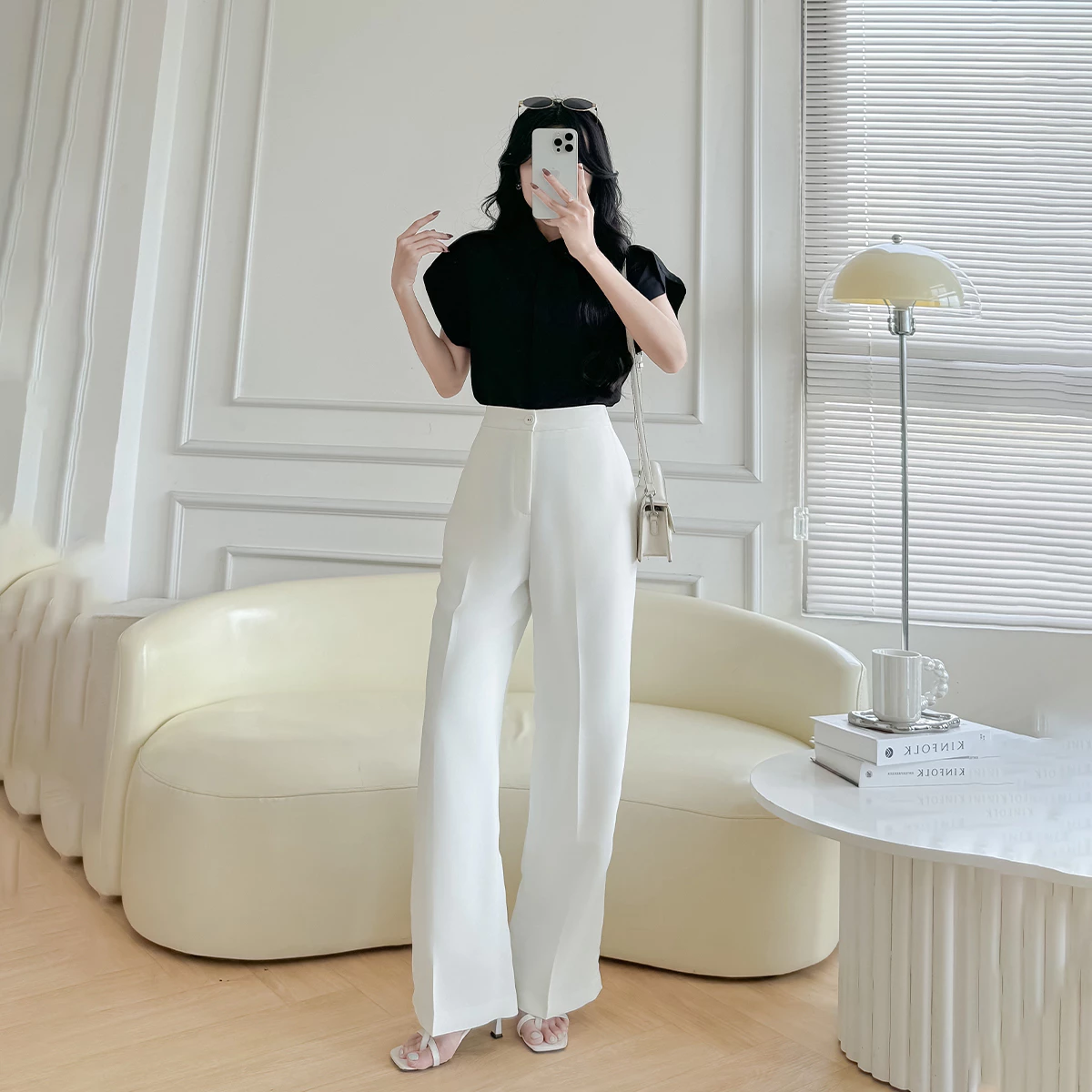 Quần tây nữ GUMAC ống suông màu trắng nút bọc chất liệu cotton silk mềm mịn  QF08032