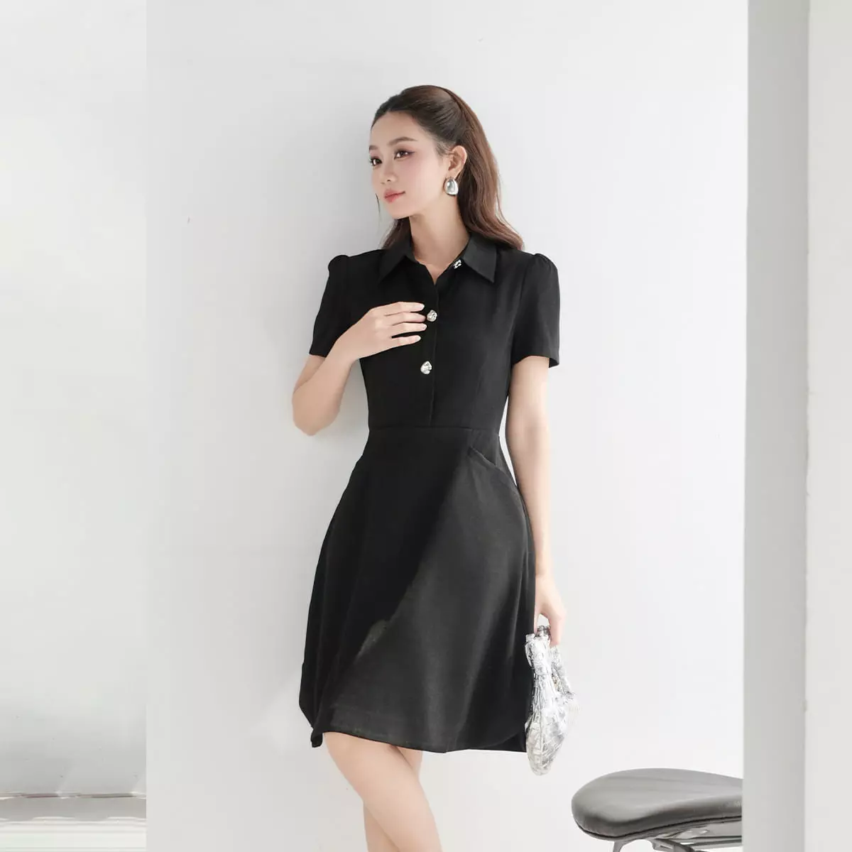 Đầm nữ GUMAC form A xòe kiểu đính nút kim loại trang trí đầm một lớp có túi sườn  DF08038