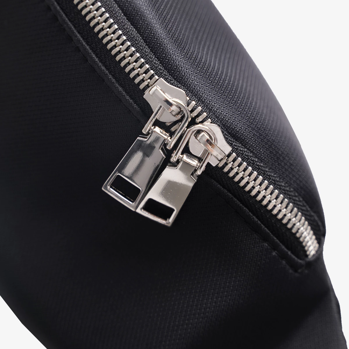 Túi đeo chéo DIM Iconic Bumbag