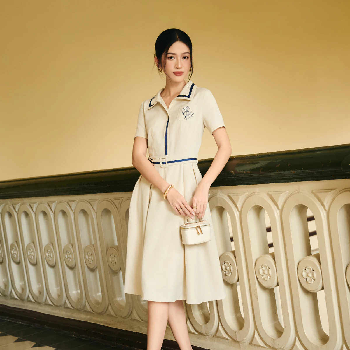 Đầm nữ GUMAC form A xòe nhẹ nhàng phối dây viền  DF10070