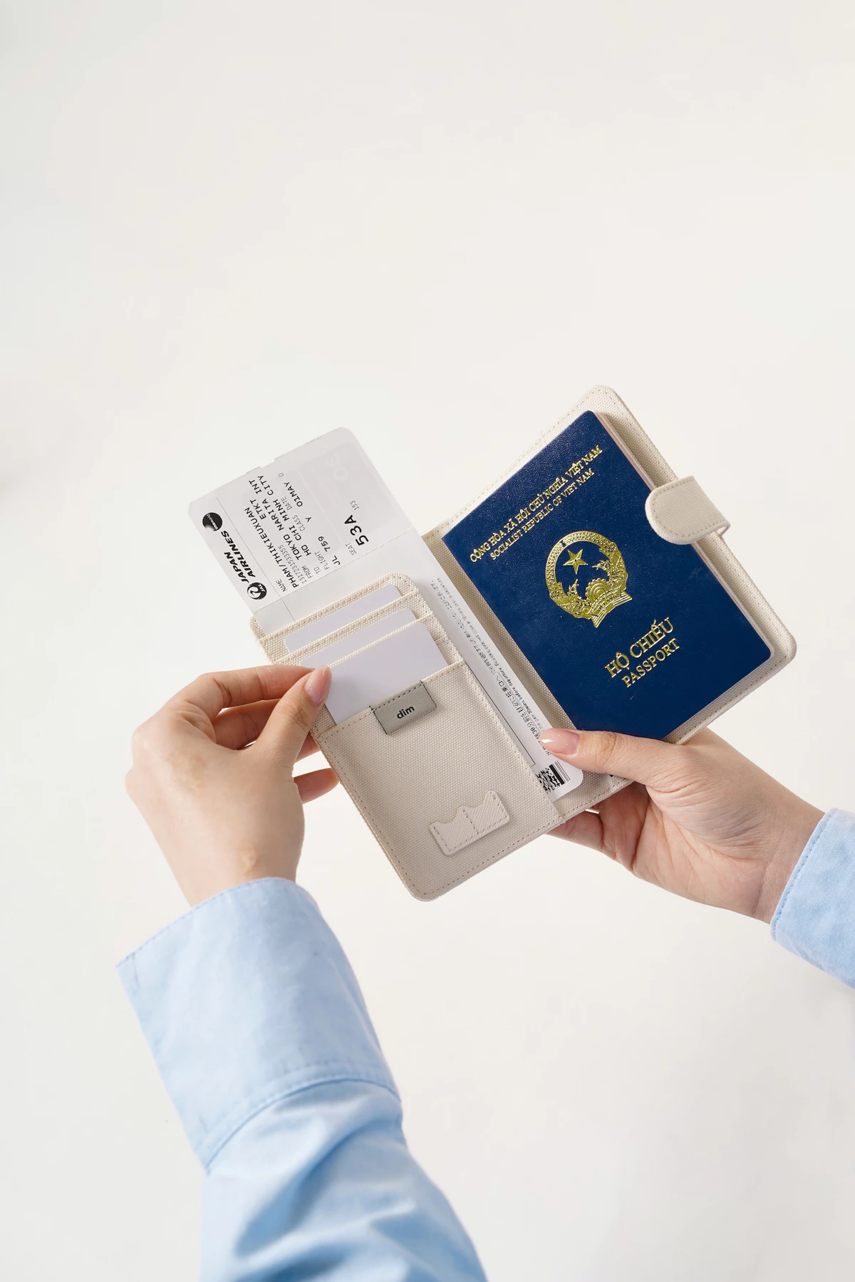 Ví đựng hộ chiếu DIM Passport Wallet