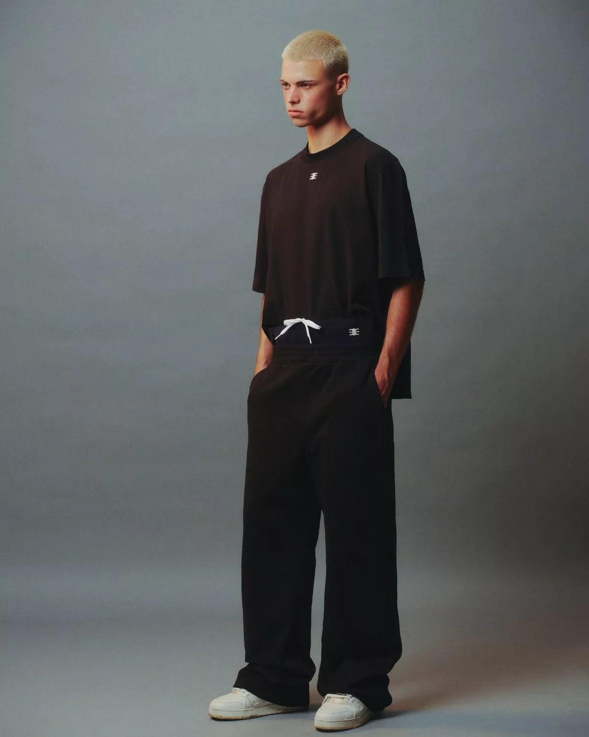 Eleven - Áo Thun Oversize Thêu Mono | Màu Đen