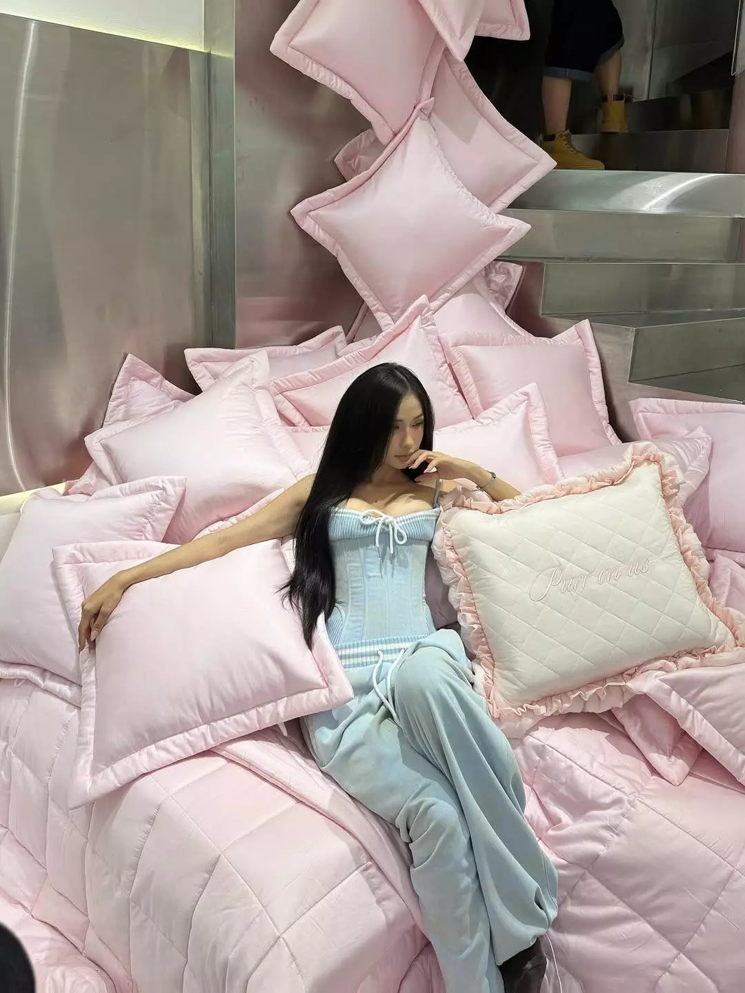 LSOUL Jaby Set Áo Corset Hai Dây Ôm Body + Quần Dài Lưng Chun Ống Balloon A25072833 Q25070259