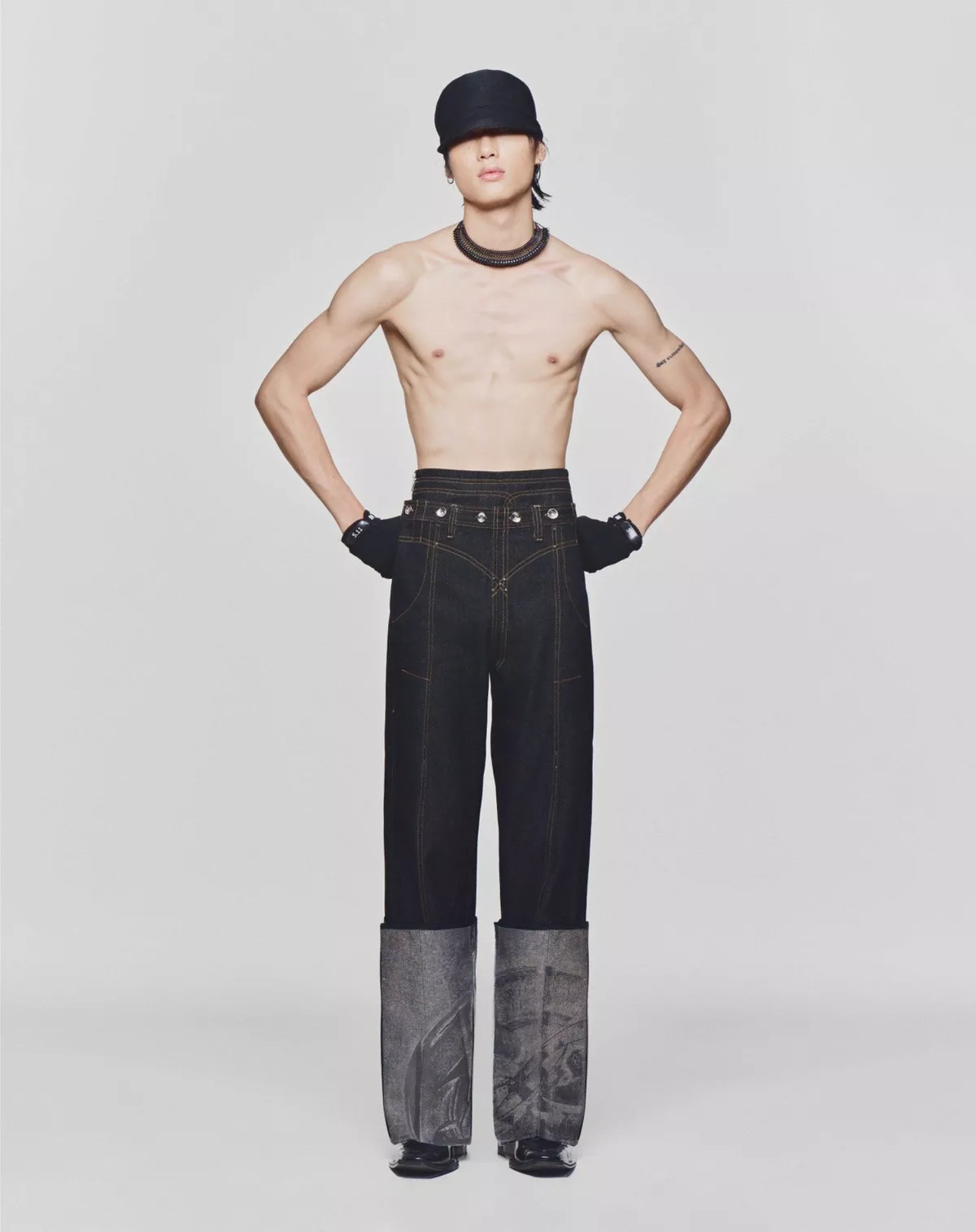 Quần Jeans Unisex Ống Rộng Lật Lai In Hoạ Tiết X ENIGMA CUFFED JEANS