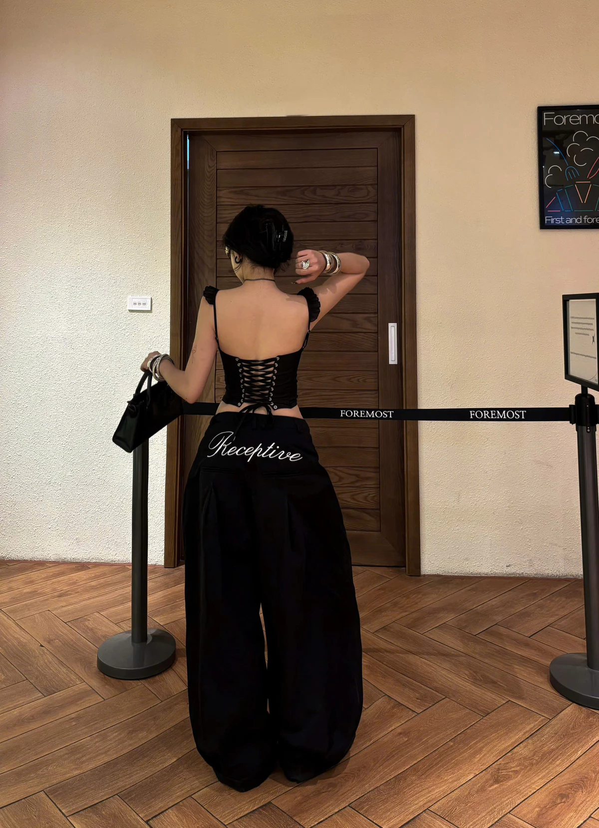 Quần kaki dài ống rộng dáng cong RECEPTIVE - 𝐊𝐈𝐋𝐋 𝐒𝐘𝐒𝐓𝐄𝐌