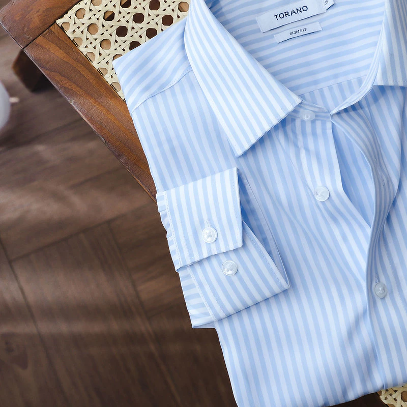 Sơ mi dài tay STRIPED SHIRT TORANO kẻ dọc lớn thêu logo ở thép tay mềm mại, thoáng khí và thấm hút tốt GATB517