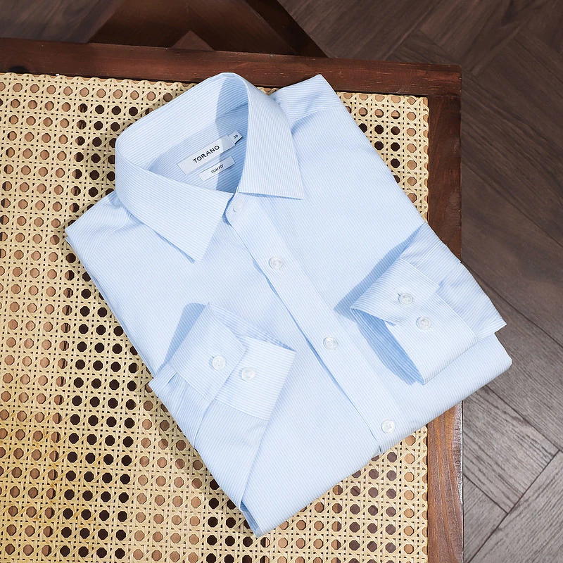 Sơ mi dài tay FORMAL SHIRT TORANO kẻ dọc nhỏ thêu logo ở thép tay phong cách trẻ trung, hiện đại GATB519
