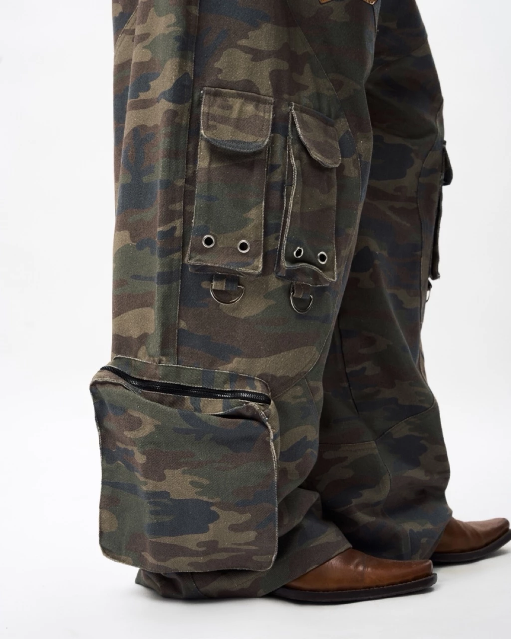 Quần Dài InsaneClo CURVE CARGO PANTS Form Baggy Unisex Chất Liệu Kaki Cotton Nhập