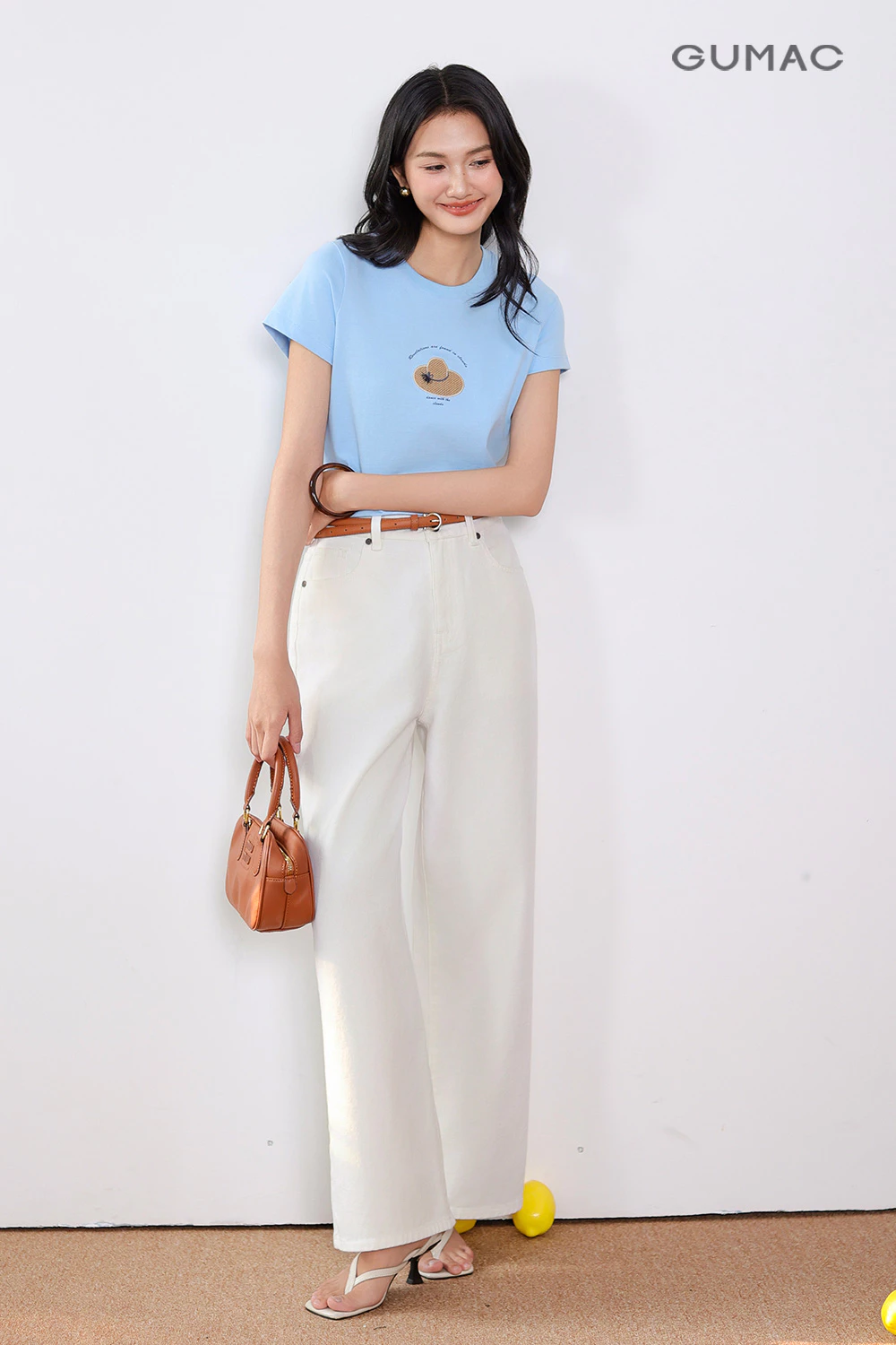 Quần jeans nữ GUMAC trắng ống suông thắng cơ bản jeans mềm dày dặn thoáng mát LQJF1102
