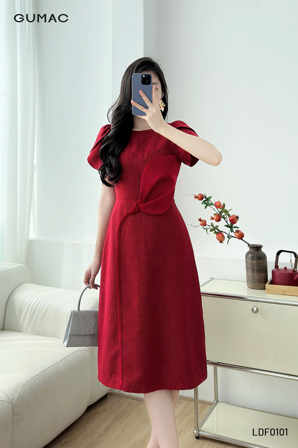 Đầm Nữ Form A GUMAC Cổ Thuyền Tay Cánh Hồng Cách Điệu Chất Bố 2 Lớp Thanh Lịch LDF1008