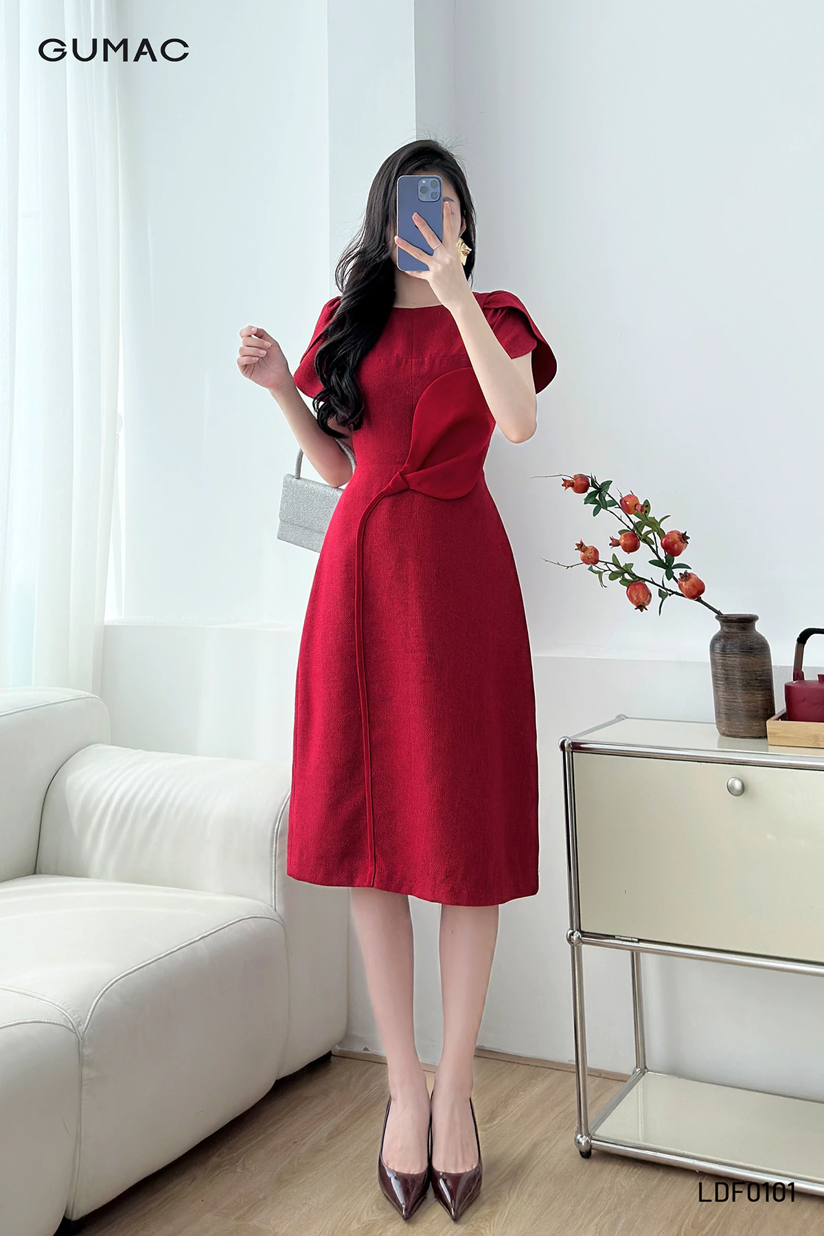Đầm Nữ Form A GUMAC Cổ Thuyền Tay Cánh Hồng Cách Điệu Chất Bố 2 Lớp Thanh Lịch LDF1008